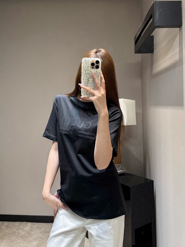구찌 봄 신상 레터 프린트 라운드 티셔츠 001-256423
