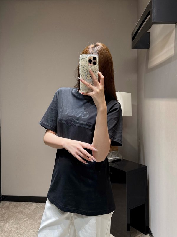 구찌 봄 신상 레터 프린트 라운드 티셔츠 001-256423