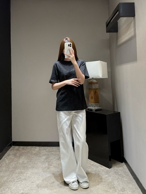 구찌 봄 신상 레터 프린트 라운드 티셔츠 001-256423