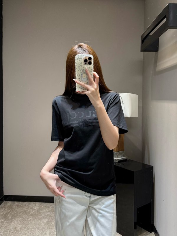 구찌 봄 신상 레터 프린트 라운드 티셔츠 001-256423