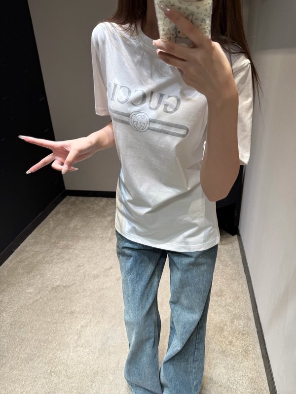구찌 봄 신상 레터 프린트 라운드 티셔츠 001-256424