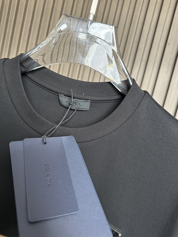 프라다 액화면 남성 반팔 티셔츠 001-256485