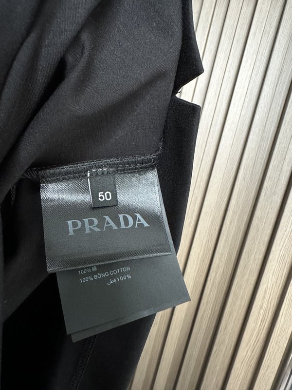 프라다 액화면 남성 반팔 티셔츠 001-256485