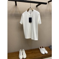 프라다 엠블럼 자수 코튼 반팔 티셔츠 001-256500