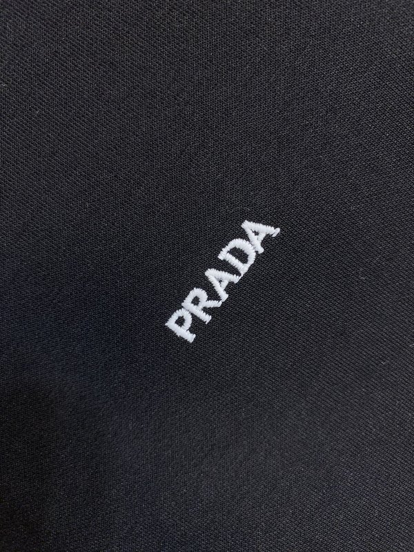 프라다 심플 면 반팔 티셔츠 001-256518