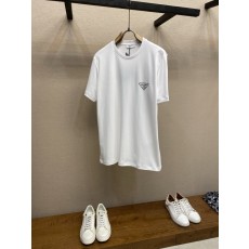 프라다 로고 프린트 라운드넥 반팔 티셔츠 001-256519