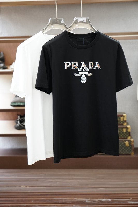 프라다 로고 프린트 라운드넥 반팔 티셔츠 001-256526
