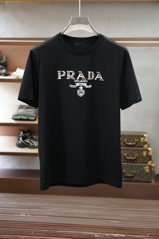 프라다 로고 프린트 라운드넥 반팔 티셔츠 001-256526