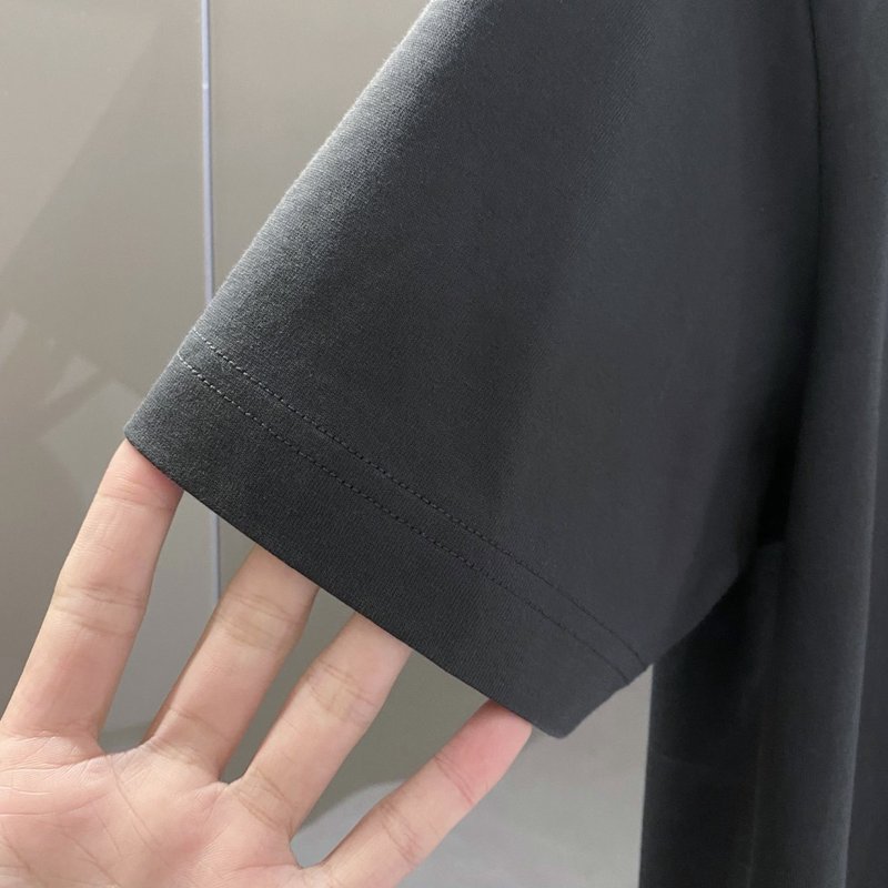 프라다 남성 라운드넥 반팔 티셔츠 001-256534