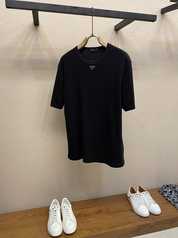 프라다 메탈 로고 와플 반팔 티셔츠 001-256555