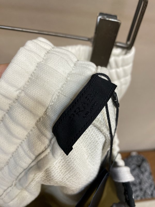 프라다 남성 캐주얼 스포츠 반바지 001-256582