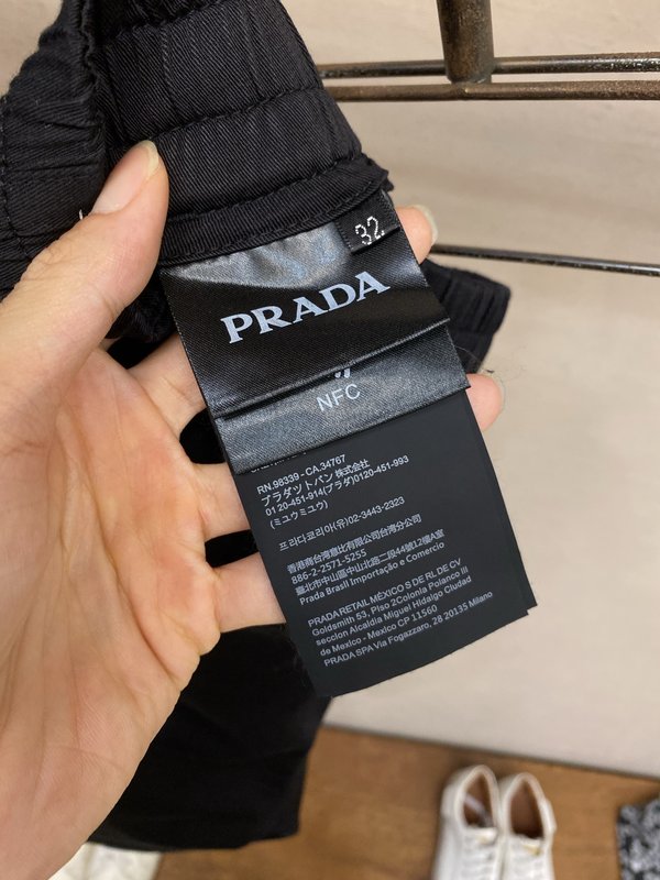 프라다 남성 캐주얼 스포츠 반바지 001-256584