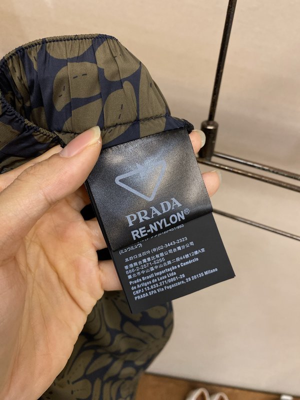 프라다 플라워 디지털 프린트 나일론 반바지 001-256613