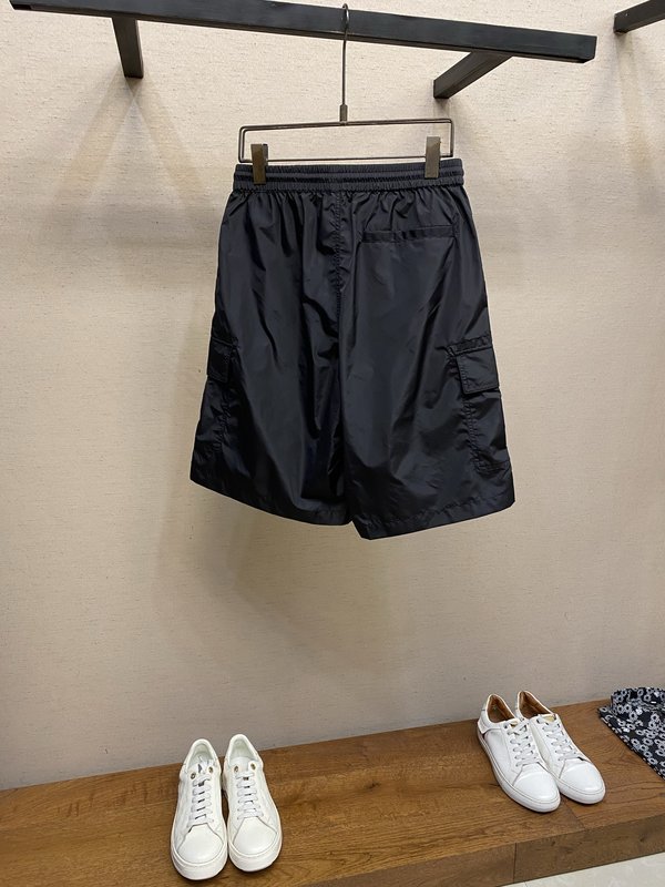 프라다 봄여름 카고 쇼츠 001-256617