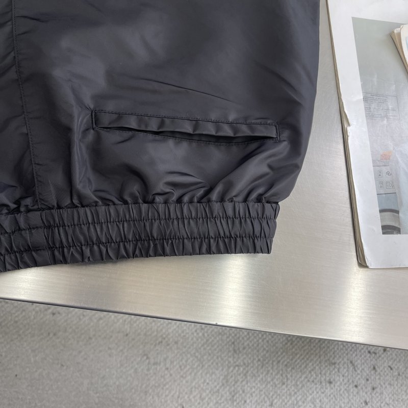 프라다 하계 카고 쇼츠 001-256625