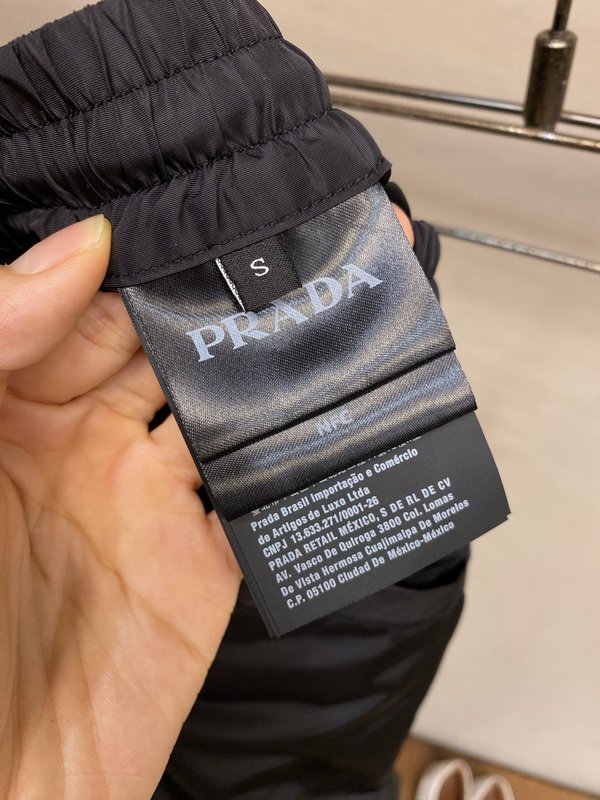 프라다 봄여름 카고 반바지 001-256630