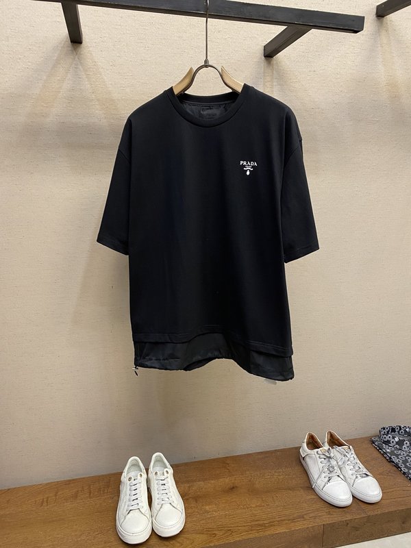 프라다 패치 로고 라운드넥 반팔 티셔츠 001-256677