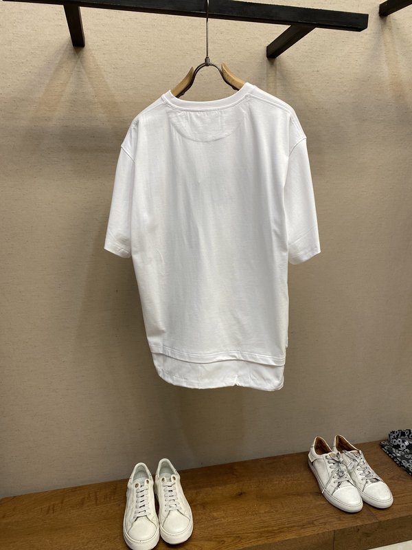 프라다 패치 로고 라운드넥 반팔 티셔츠 001-256679