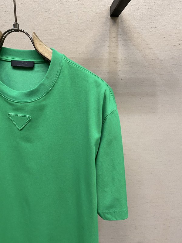 프라다 순면 솔리드 라운드넥 반팔 티셔츠 001-256681