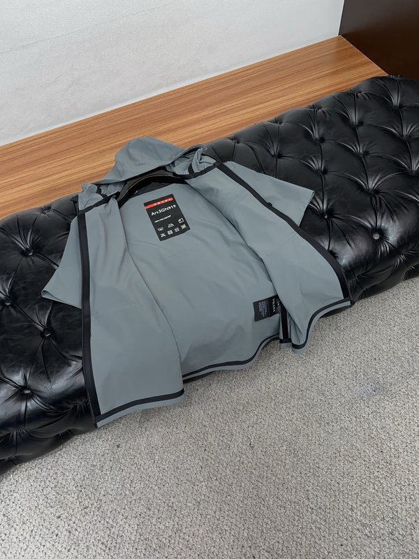 프라다 신상 캐주얼 반팔 지퍼 자켓 001-256719