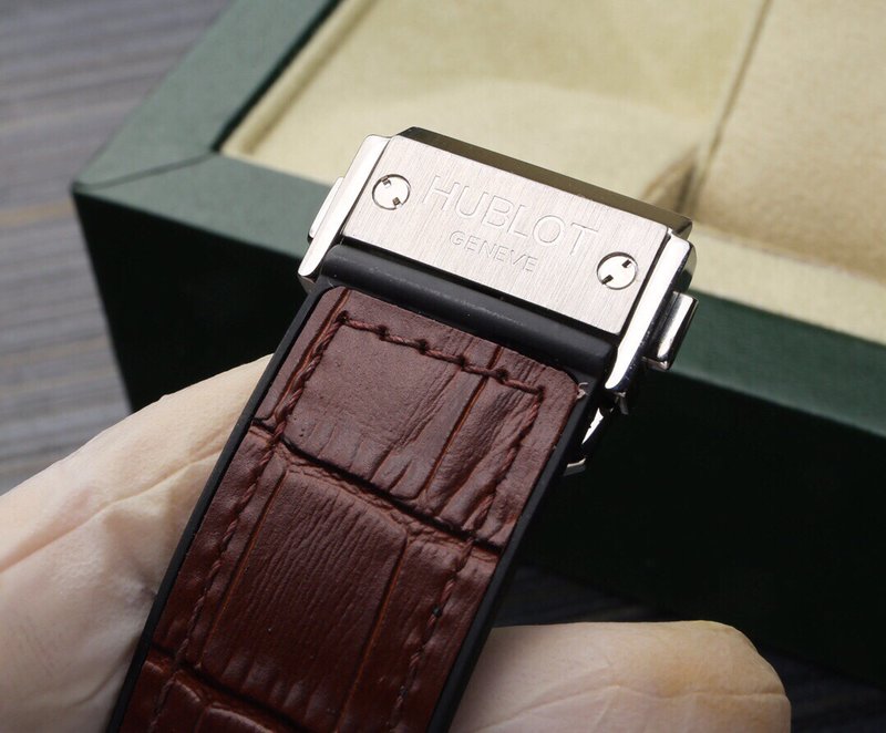 위블롯 빅뱅 투어빌론 풀다이아몬드 남성 시계 001-257386