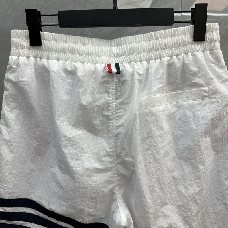 톰브라운 4 바 스트라이프 속건 비치 쇼츠 001-258739