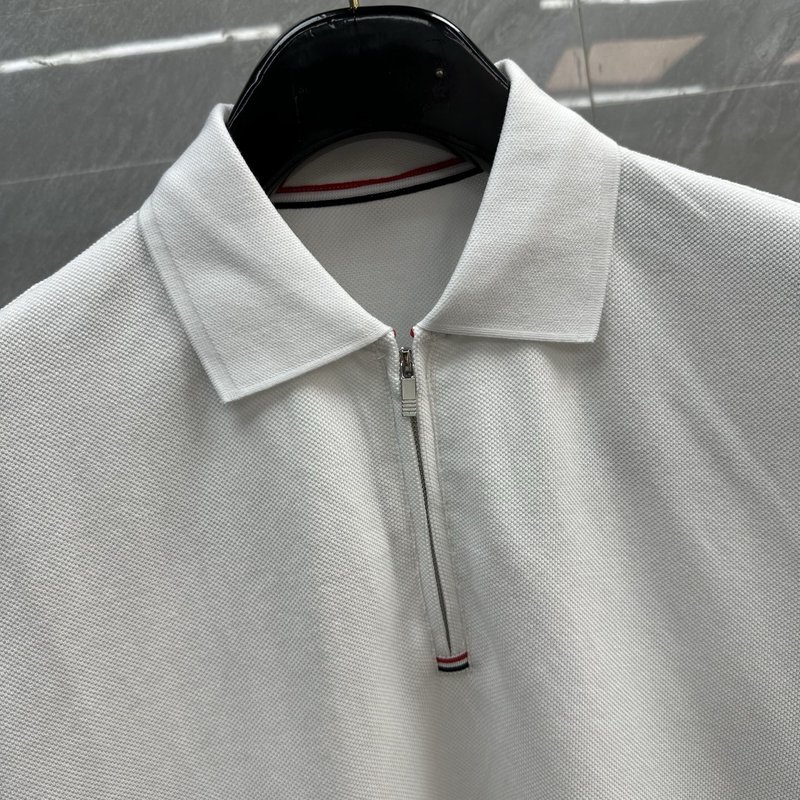 톰브라운 4 바 하프 지퍼 피케 폴로 셔츠 001-258744