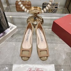 봄 신상 스퀘어 버클 로우힐 에나멜 펌프스 001-258902