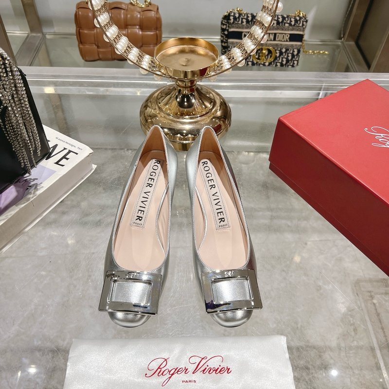 봄 신상 스퀘어 버클 로우힐 에나멜 슈즈 001-258904