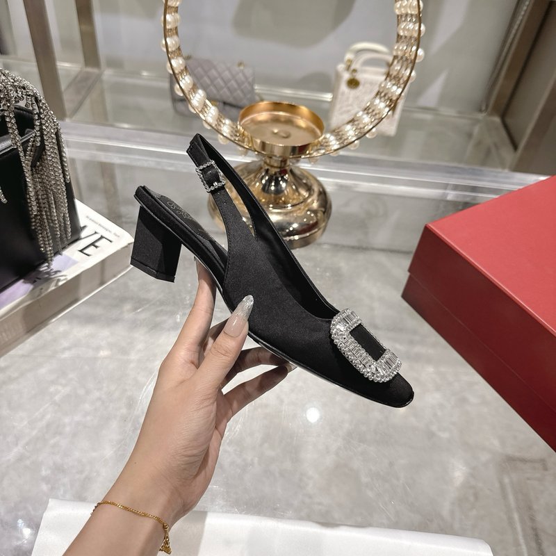 로저 비비에 실크 새틴 다이아몬드 버클 하이힐 샌들 001-258935