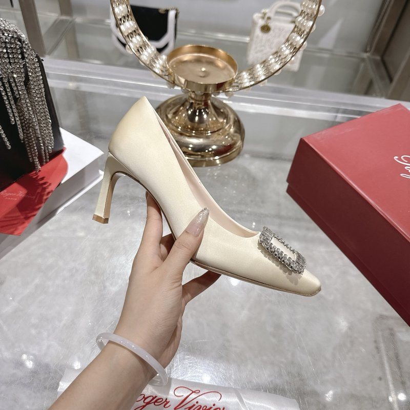 로저 비비에 실크 새틴 다이아몬드 버클 하이힐 001-258942