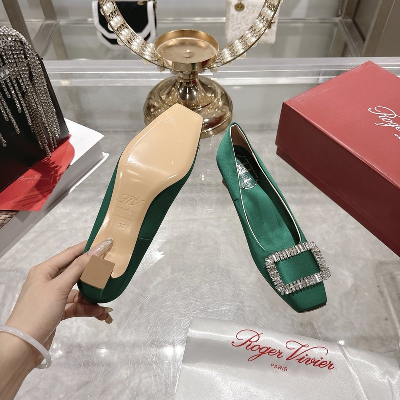 로저 비비에 실크 새틴 다이아몬드 버클 하이힐 001-258947