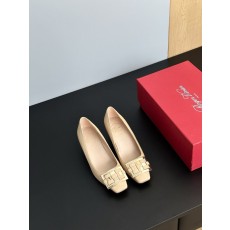 로저 비비에 클래식 버클 굽 하이힐 001-259016