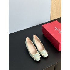 로제 비비에 클래식 버클 굽 높은 힐 001-259024