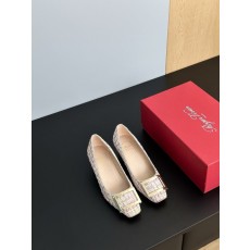 로저 비비에 클래식 버클 굽 하이힐 001-259025