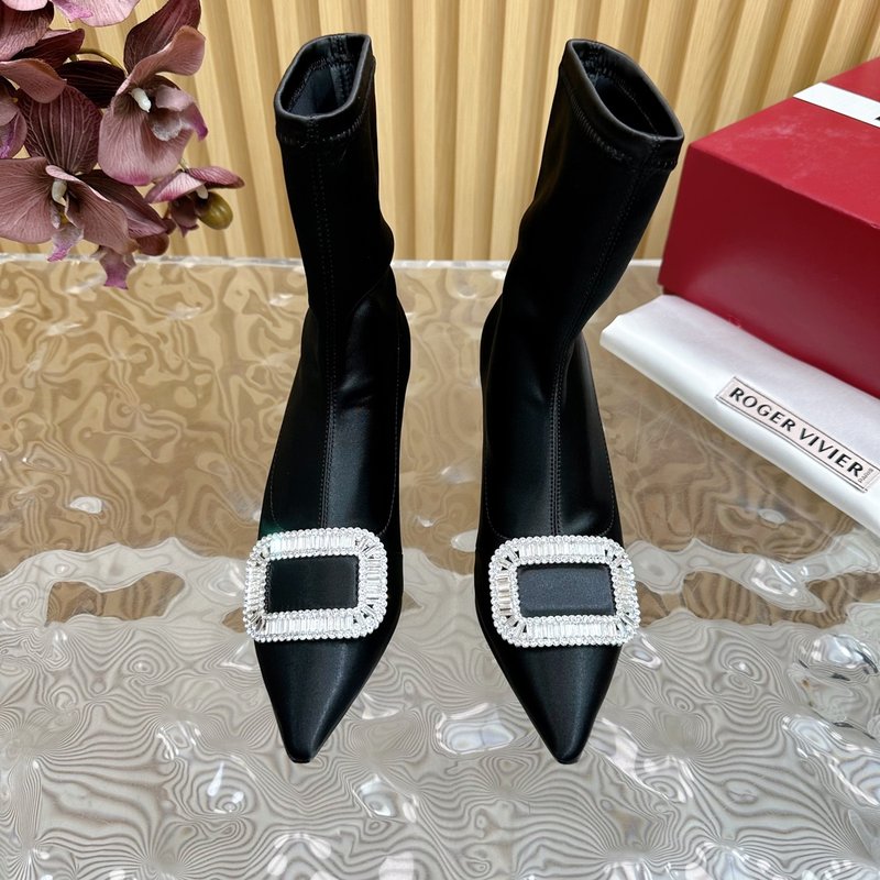 로저 비비에 클래식 스퀘어 버클 키틴 힐 앵클부츠 001-259095