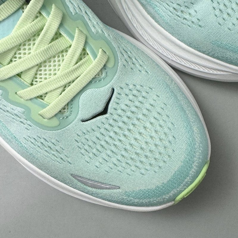 HOKA 본디 9 시리즈 로우탑 러닝화 001-259523