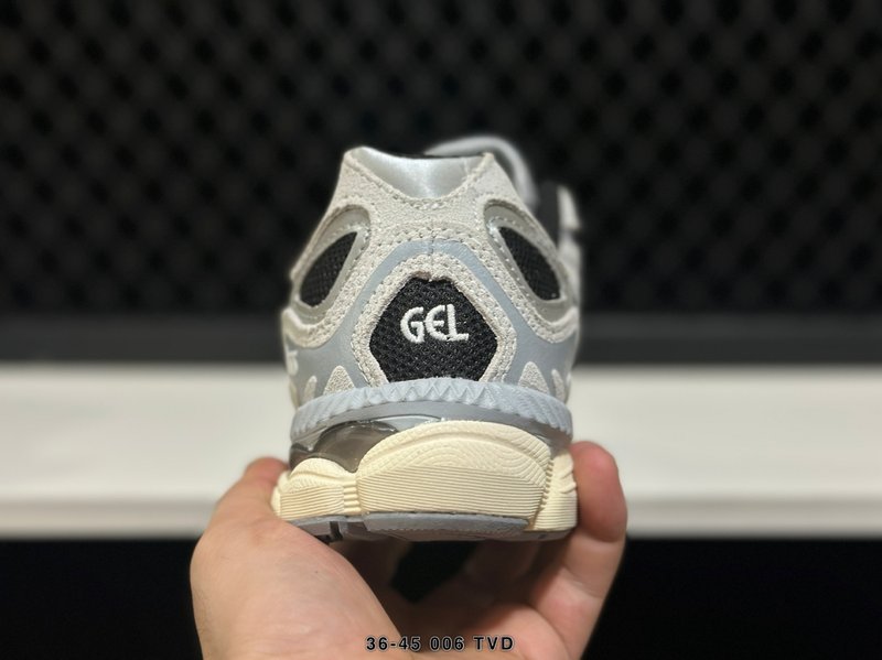 아식스 GEL-NYC 통기성 메쉬 빈티지 러닝화 001-259541