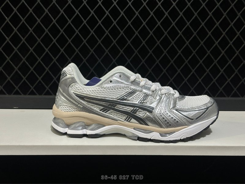 아식스 GEL-KAYANO 14 클래식 러닝화 001-259824