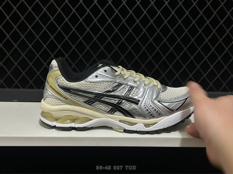 아식스 GEL-KAYANO 14 클래식 러닝화 001-259824