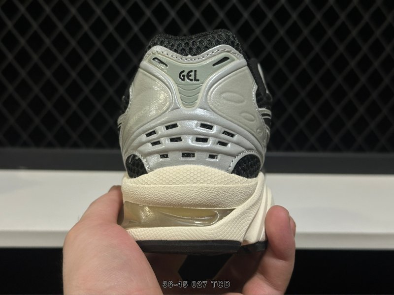 아식스 GEL-KAYANO 14 레트로 러닝화 001-259827