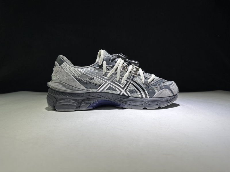 아식스 GEL-CUMULUS 16 두꺼운 밑창 캐주얼 001-260046