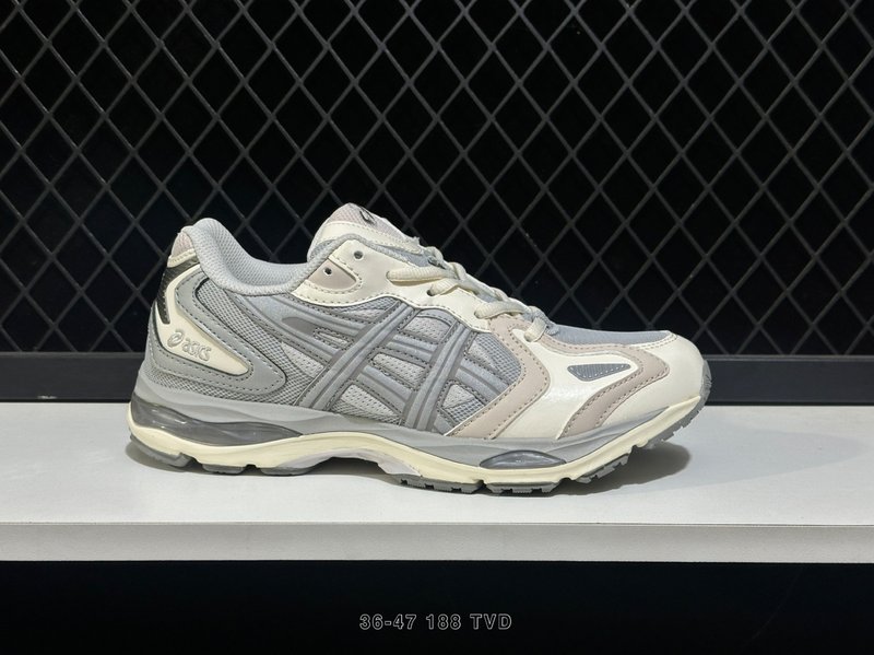 아식스 GEL-K1011 로우탑 통기성 러닝화 001-260070