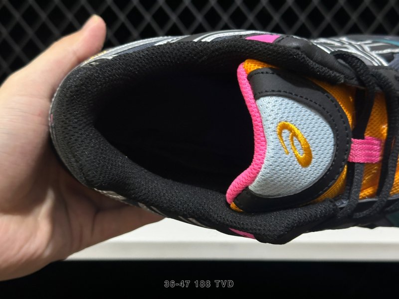 아식스 GEL-K1011 로우탑 러닝화 001-260085
