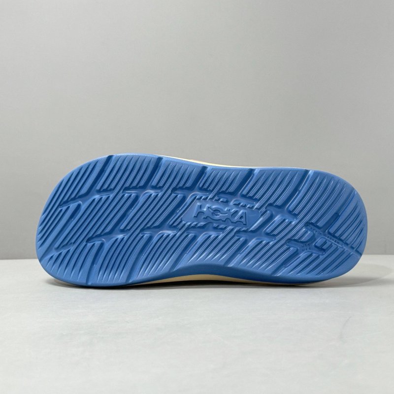 HOKA ORA Luxe 가벼운 쿠션 슬립온 샌들 001-260240