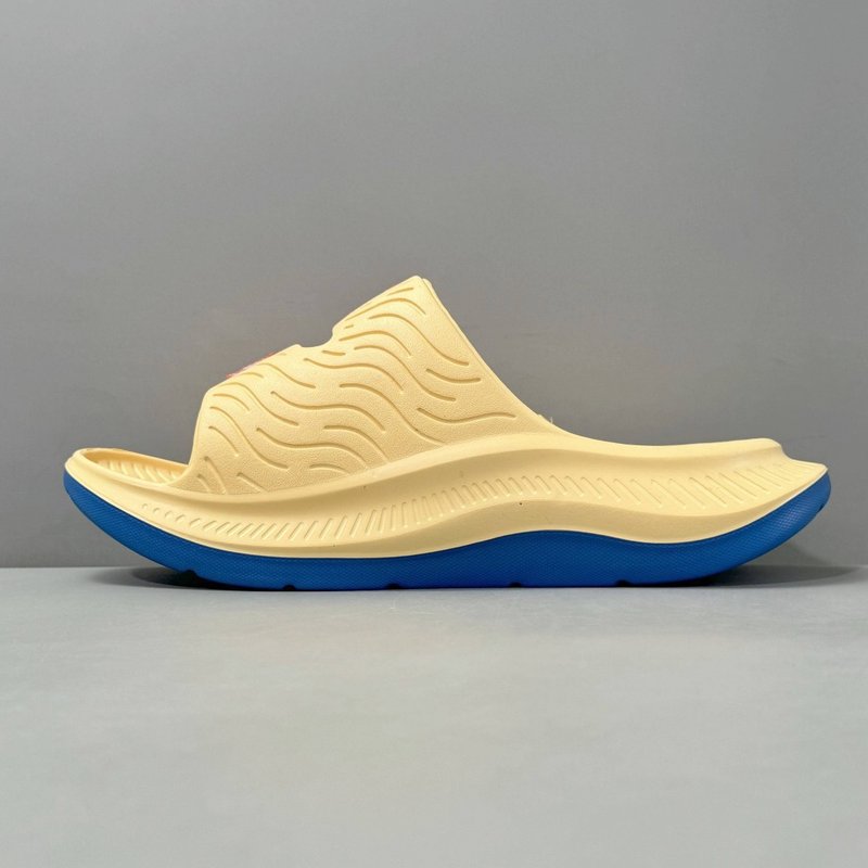 HOKA ORA Luxe 가벼운 쿠션 슬립온 샌들 001-260240
