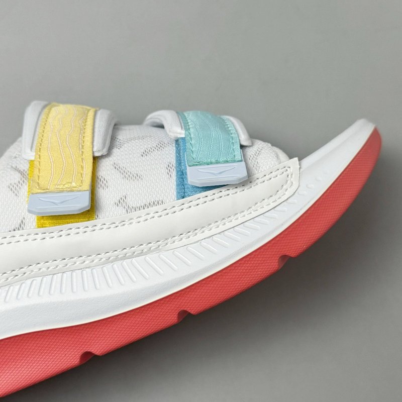 HOKA ORA Luxe 쿠션 경량 샌들 001-260241