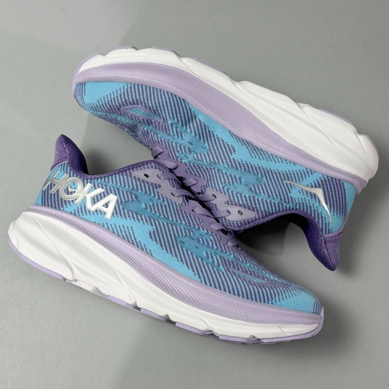 HOKA 클리프톤 9 로우탑 캐주얼 러닝화 001-260250