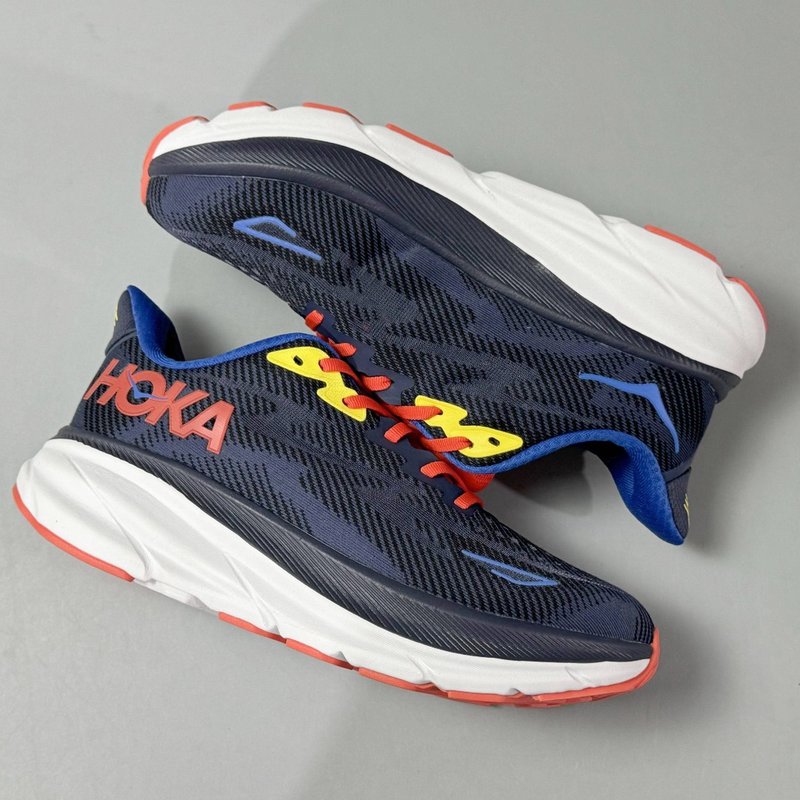 HOKA 클리프톤 9 시리즈 로우탑 러닝화 001-260252