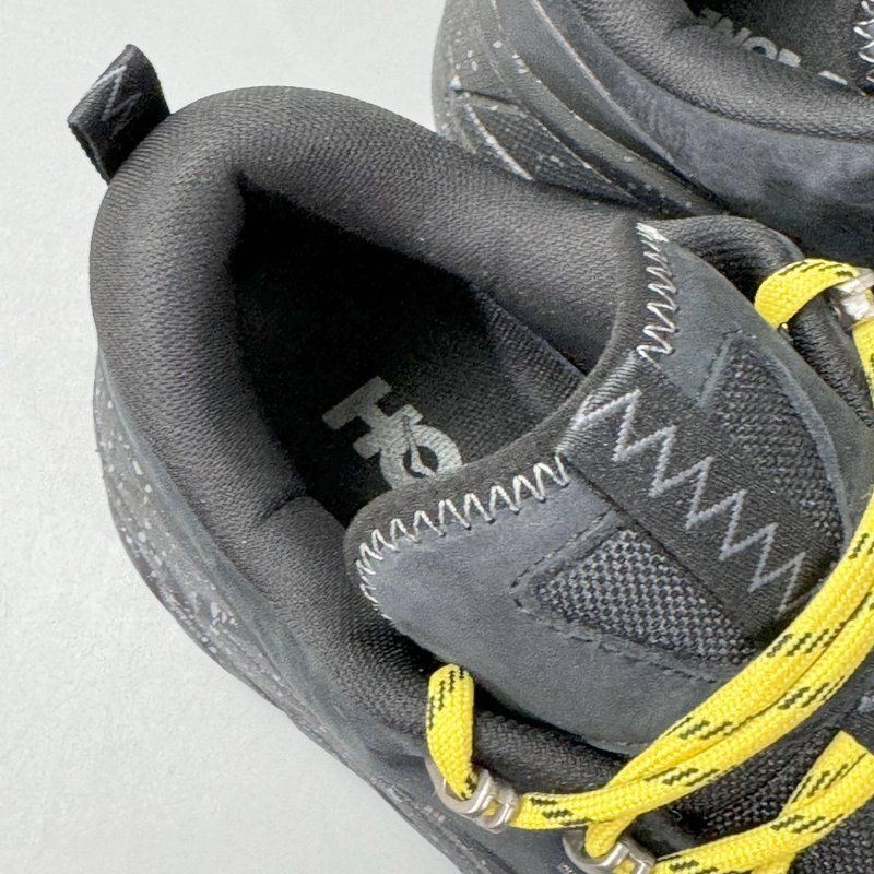 HOKA 아웃도어 방수 하이탑 스포츠 캐주얼 신발 001-260310